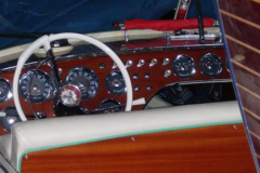 V16